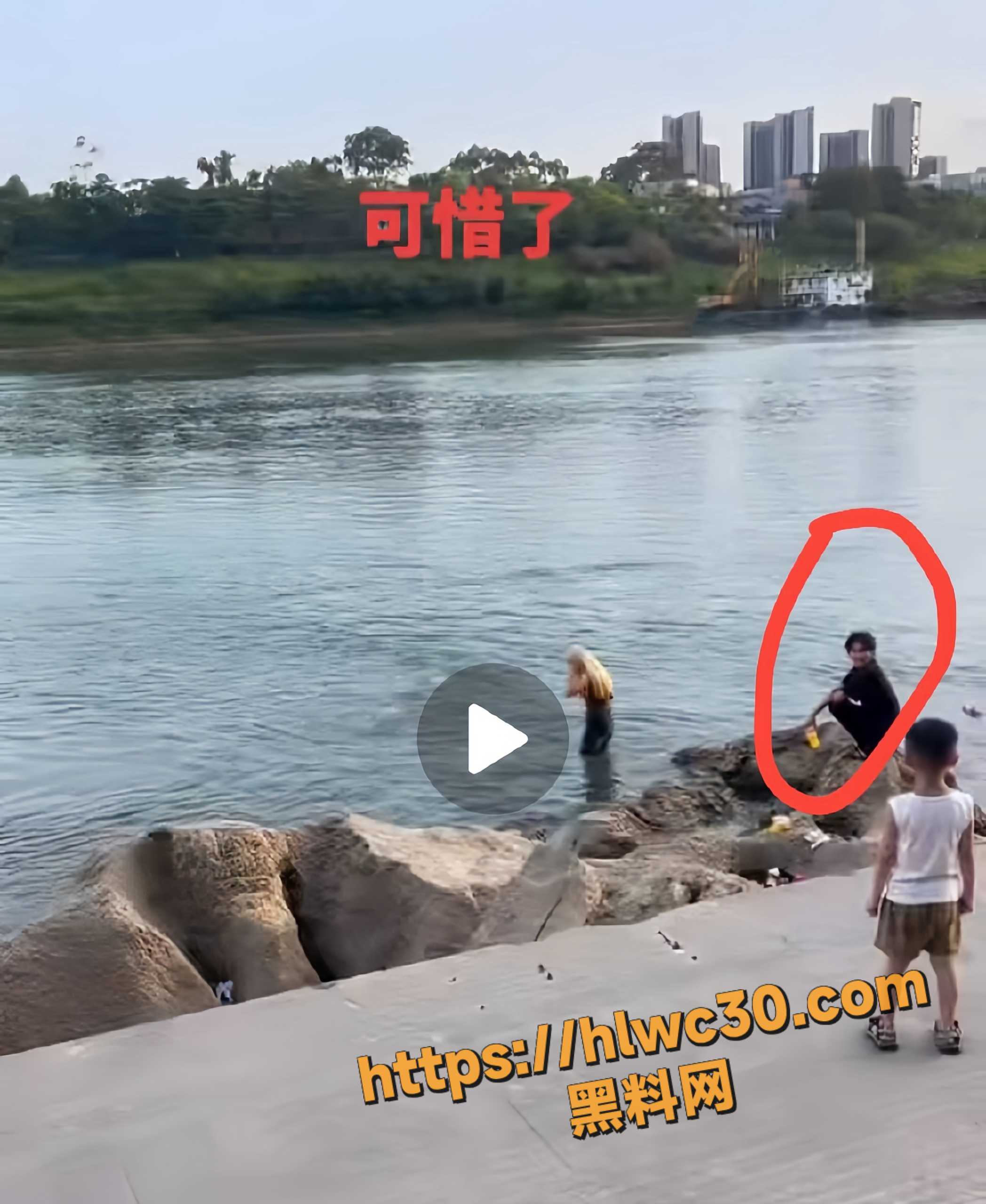 女子溺水救援现场视频6
