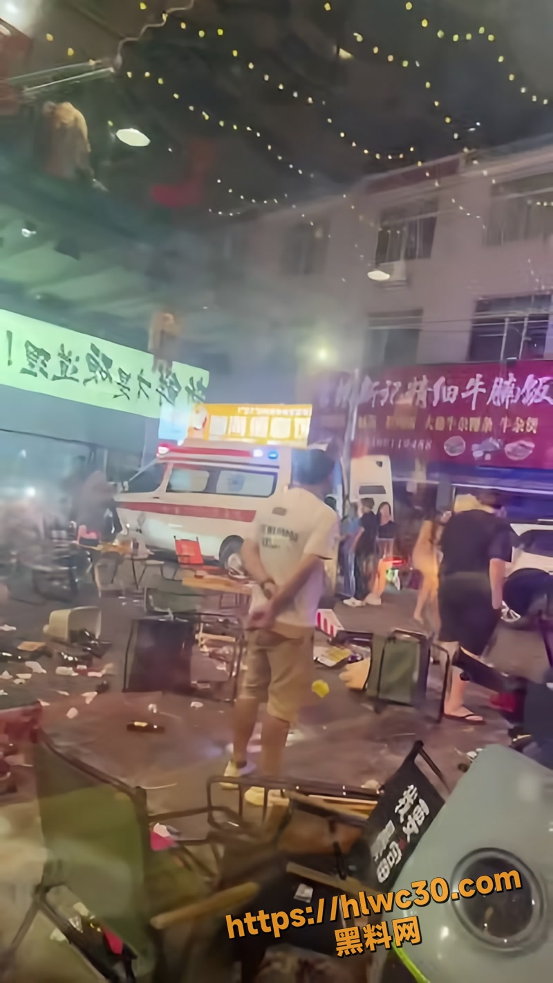 02潮州路边摊醉汉打架1 2wm