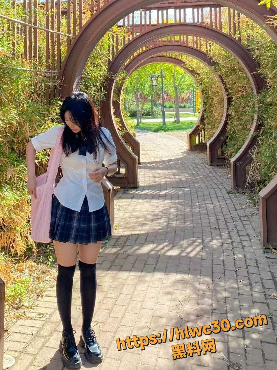 艺芋圆@yiyii0 4
