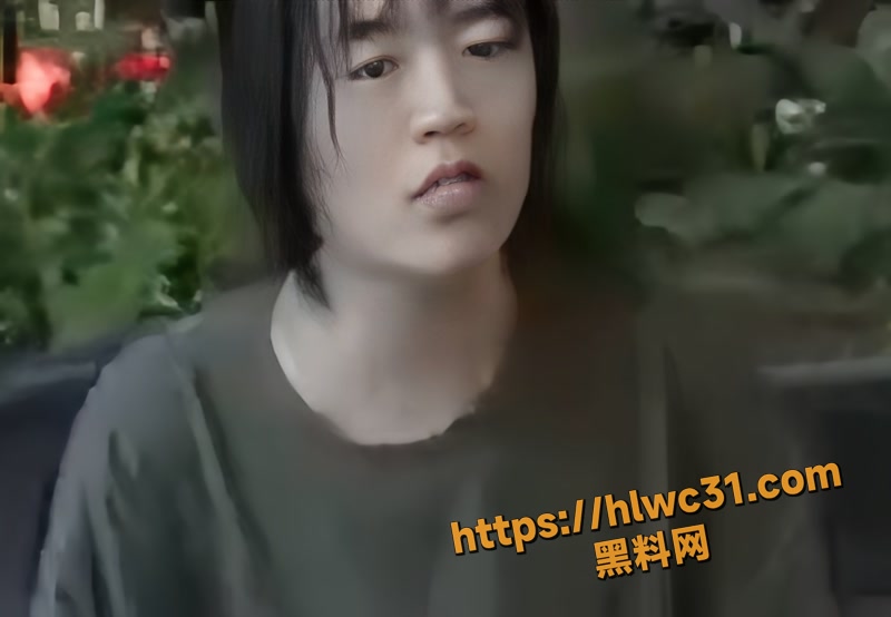 03原配狂拽小三头发当街暴打1 4wm