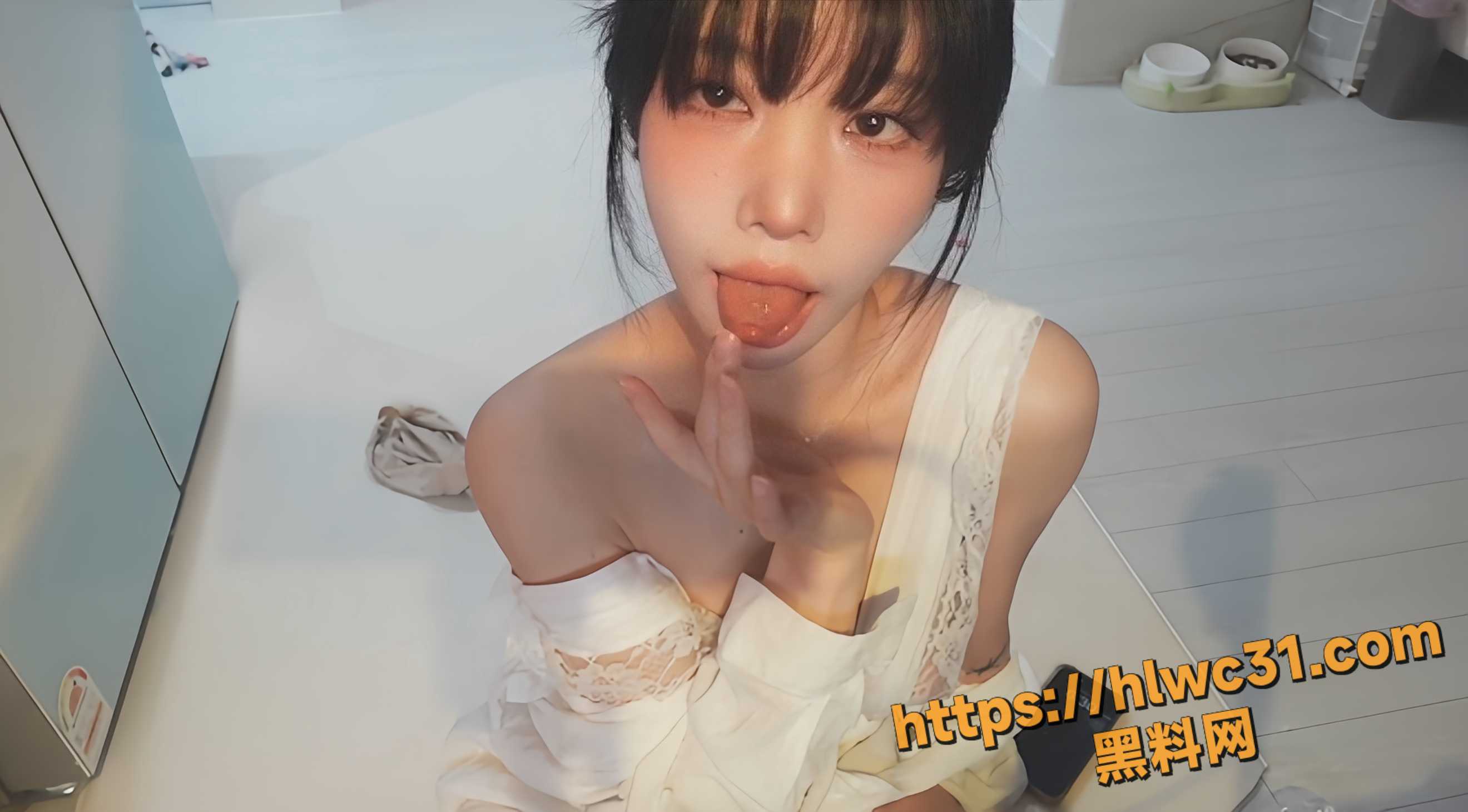 高颜值美女口交视频2