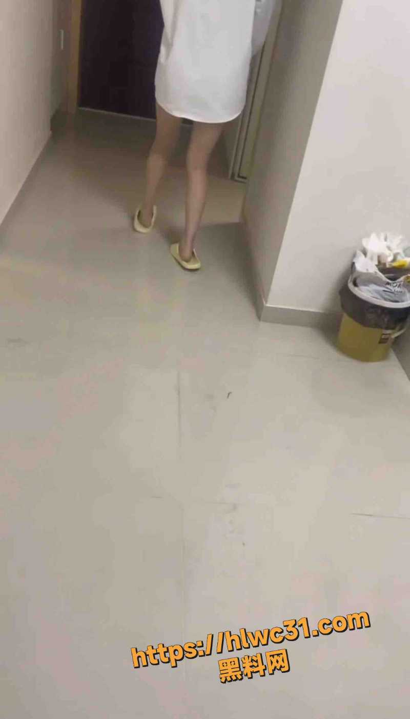 美眉被后入性爱视频2