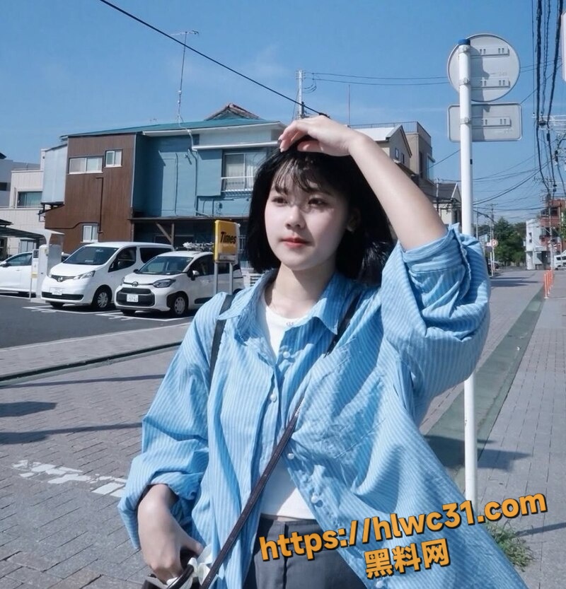 高颜值短发妹泄密自拍3