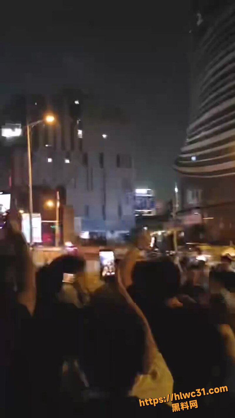 徐州苏宁广场爆冲突16