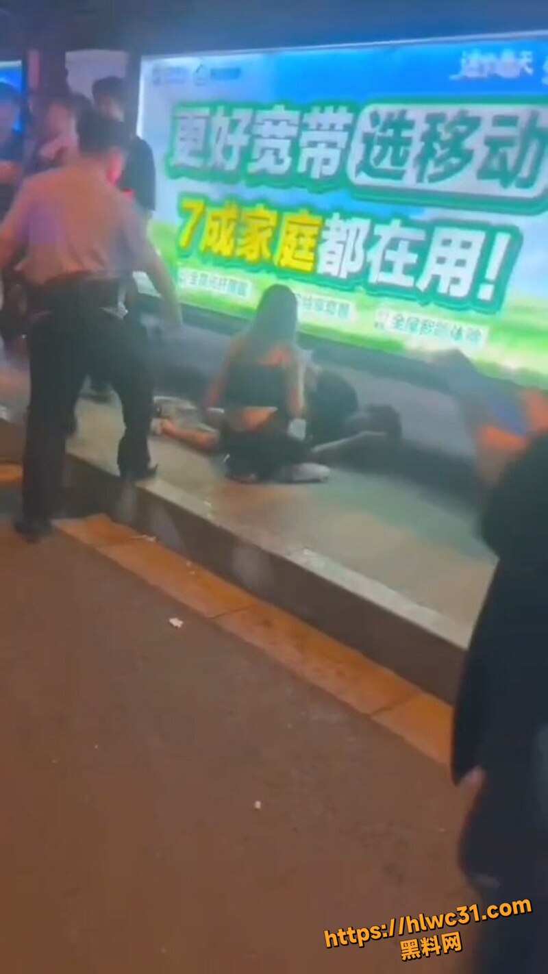 徐州苏宁广场爆冲突17