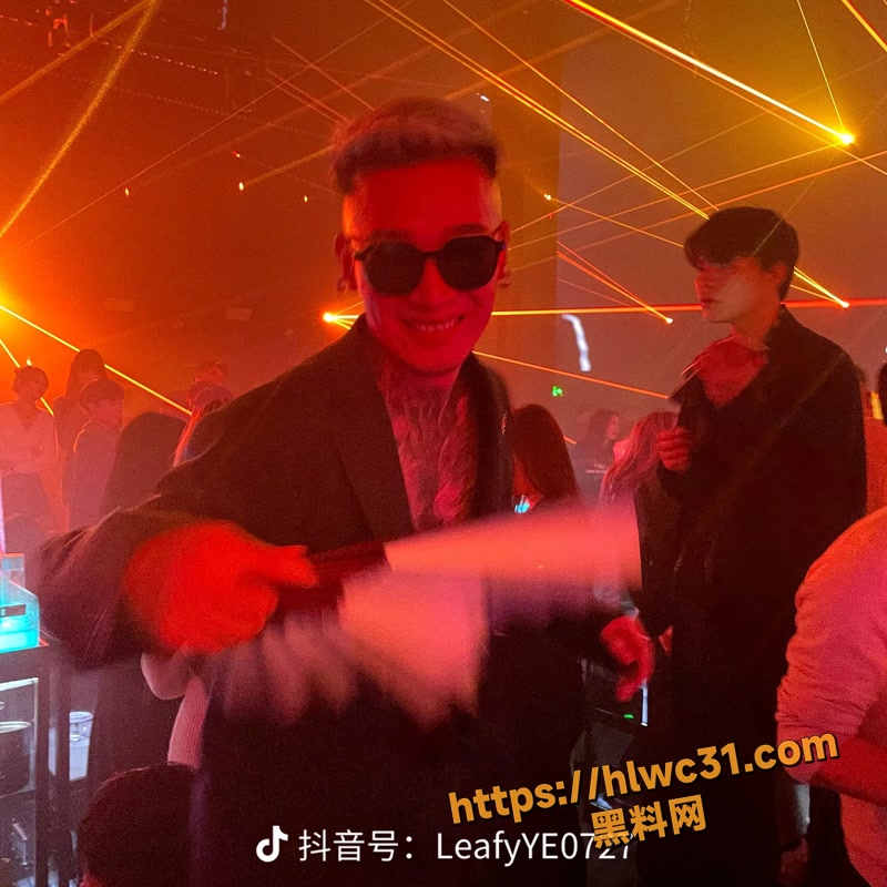 01抖音网红AK刀枪不入1 1wm