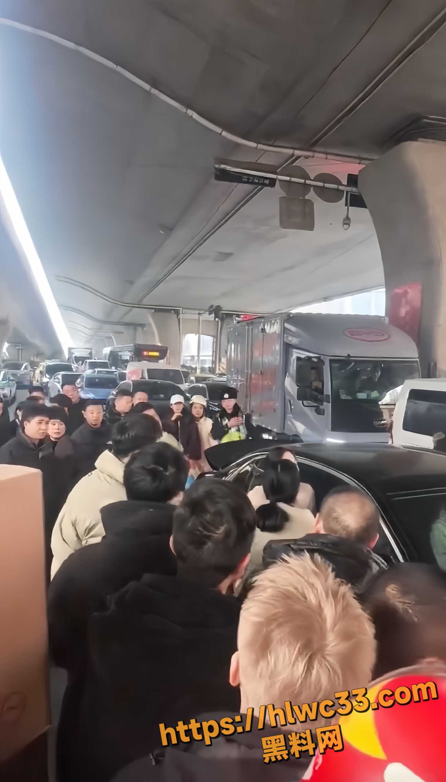 郑州街头捉奸事件1