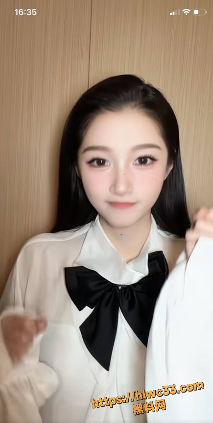 吴红梅暗讽关晓彤陪睡拿角色