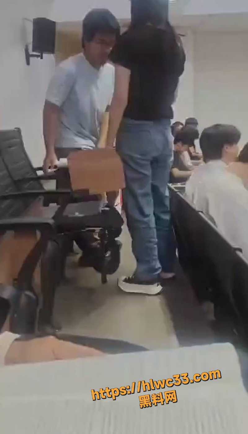 许鑫政治课被轰出事件4