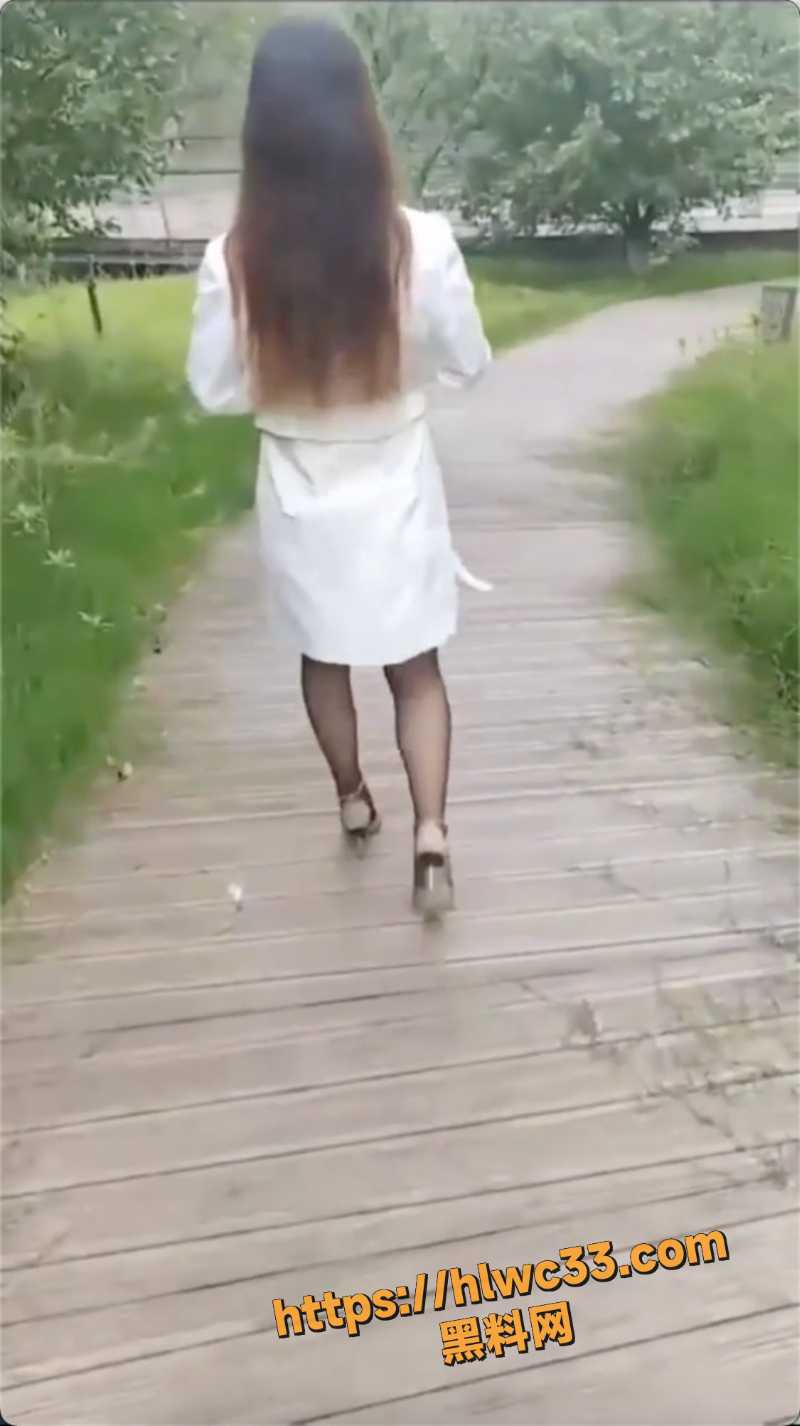 嫂子公园台阶高潮视频2