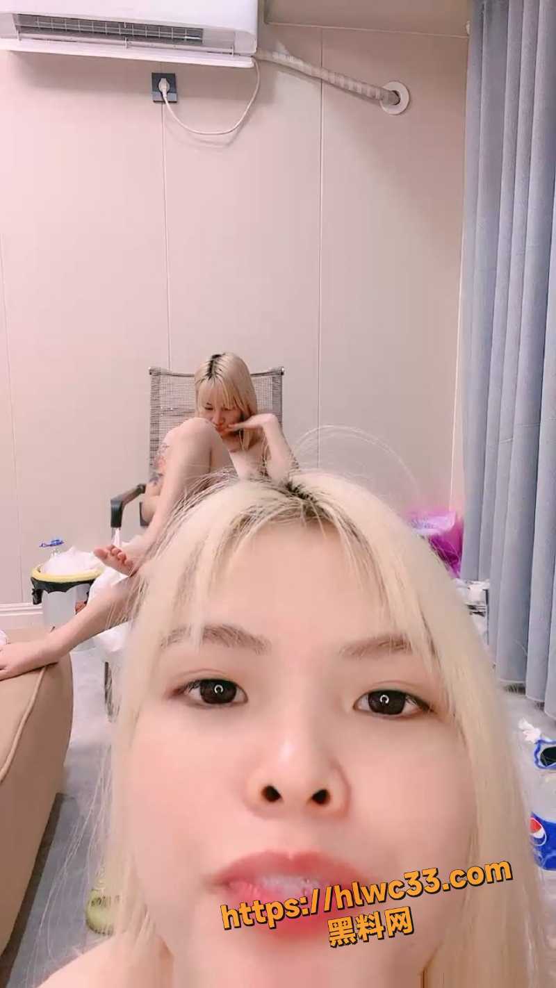 金发女同直播舌吻6