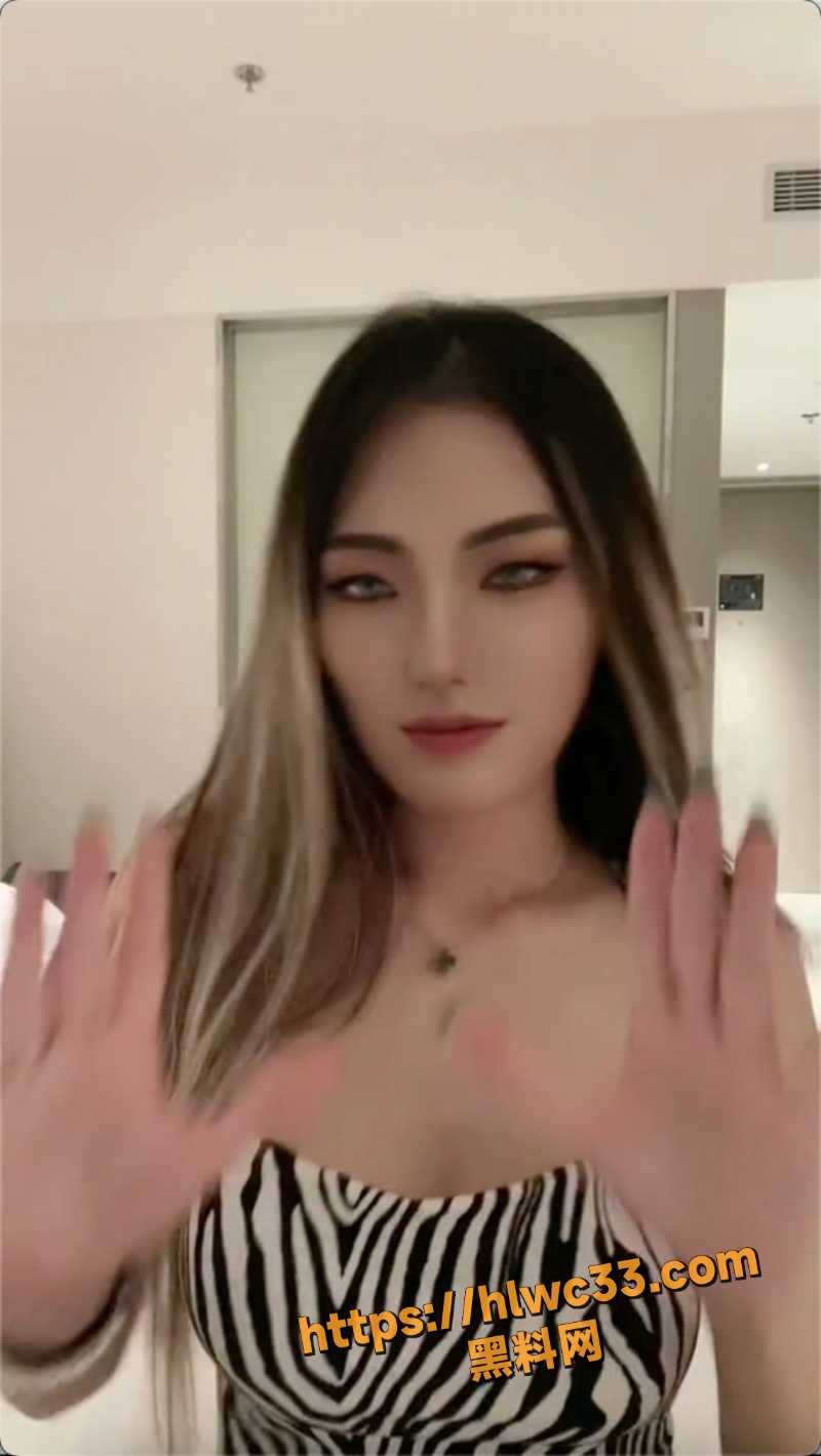 巨乳银行柜员做爱视频2