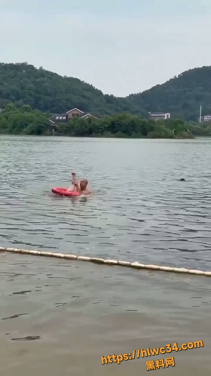 龙舟队教练江元救人视频2