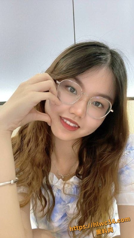 美乳翘臀4