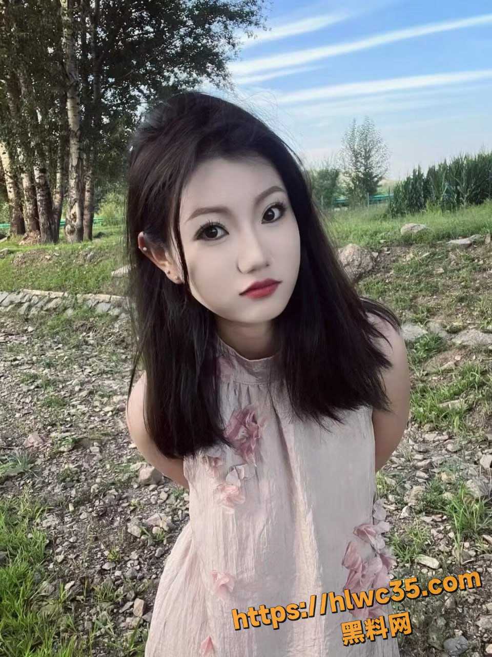 小米汽车销售员卖车送逼视频2