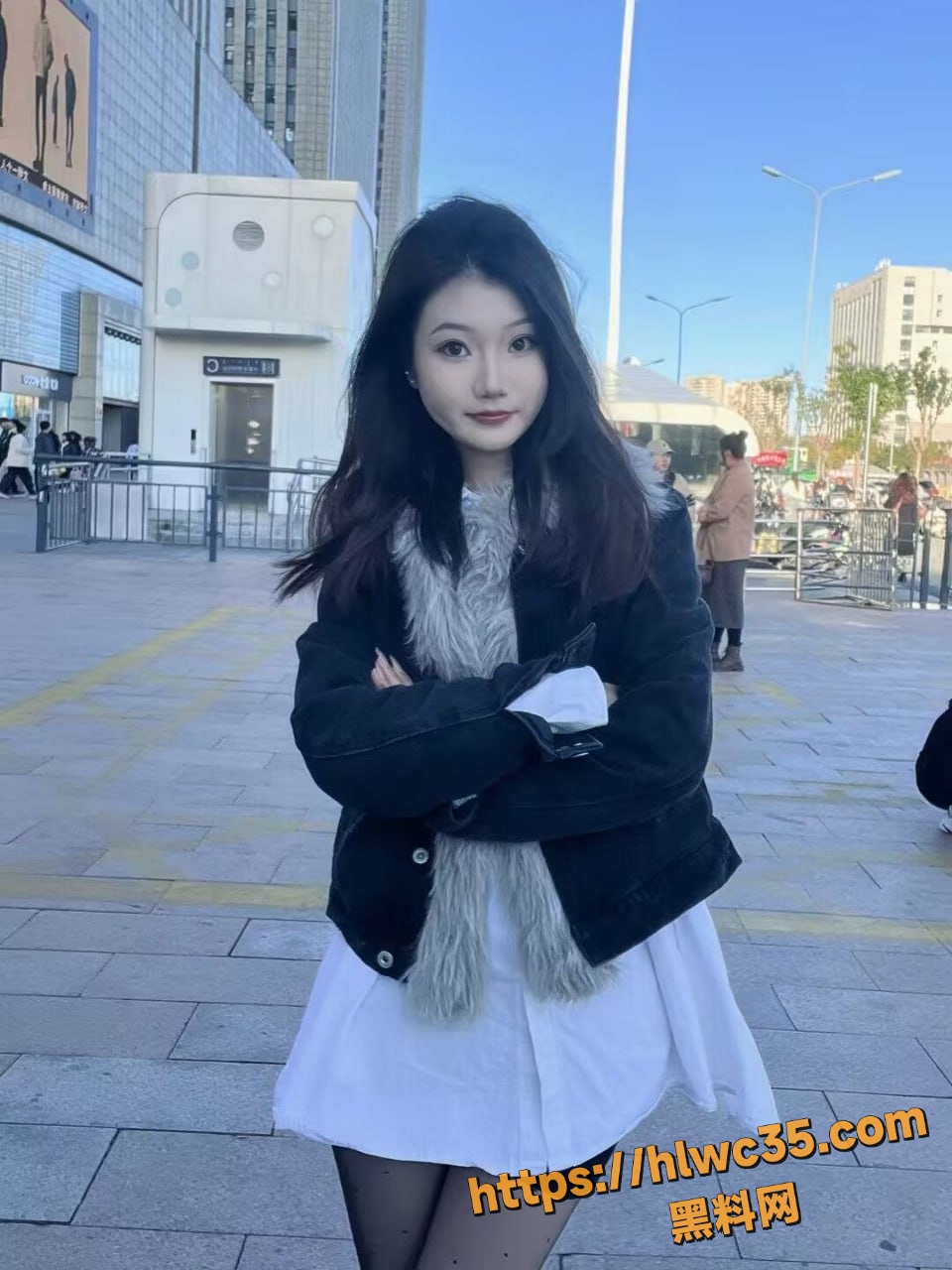 小米汽车销售员卖车送逼视频3