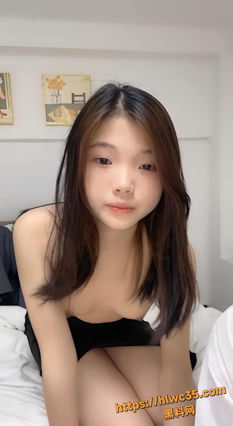 精神小妹多人直播性爱1