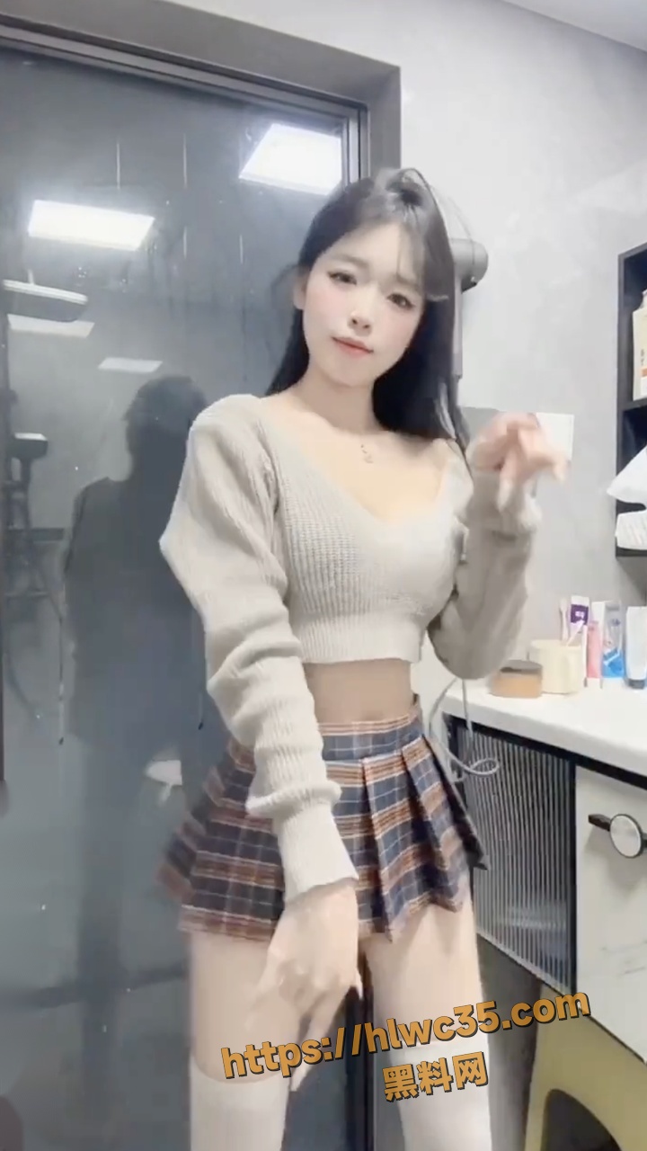 02uiii抖音