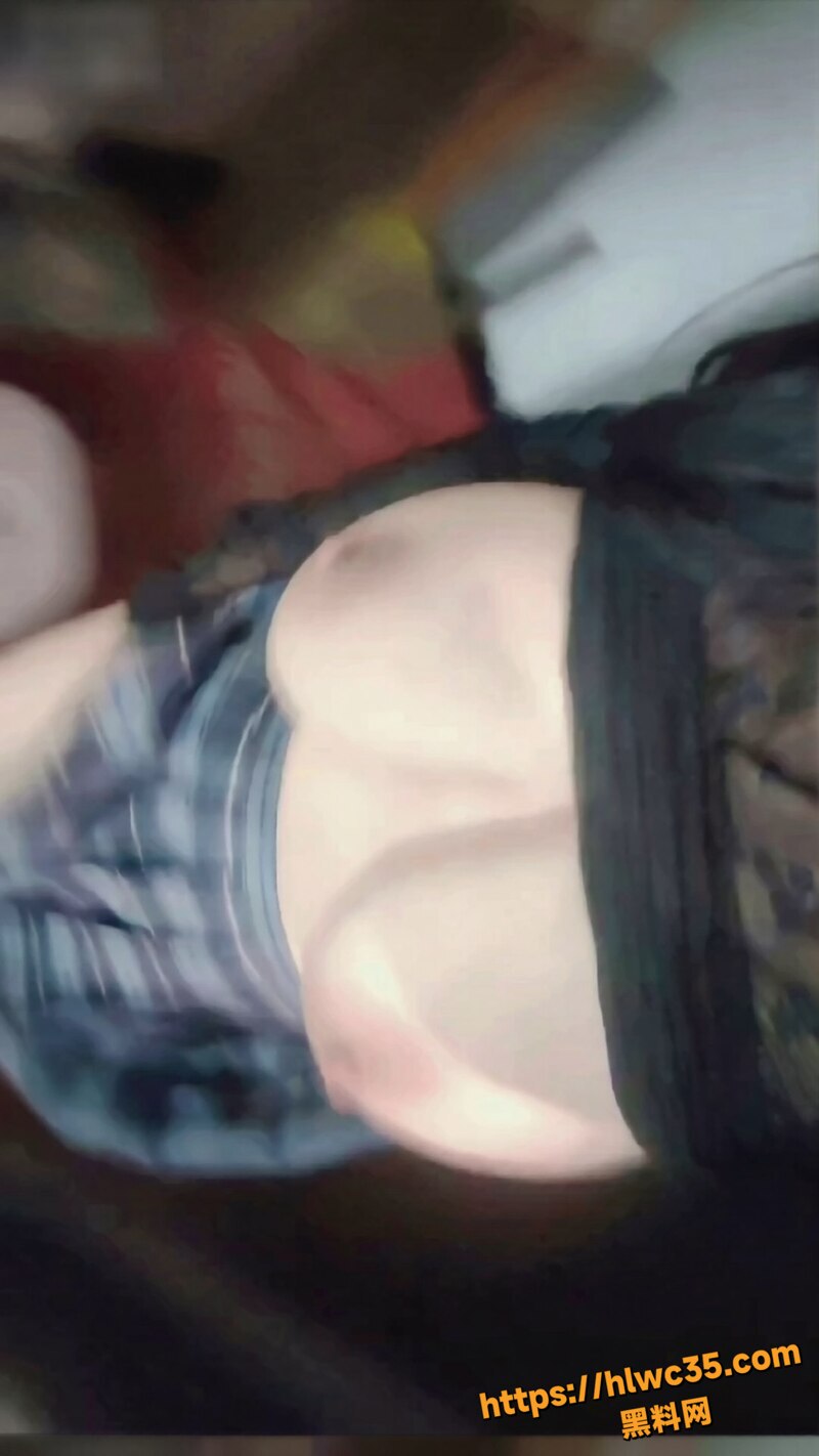巨乳淫妻娍约会同城工地大叔2
