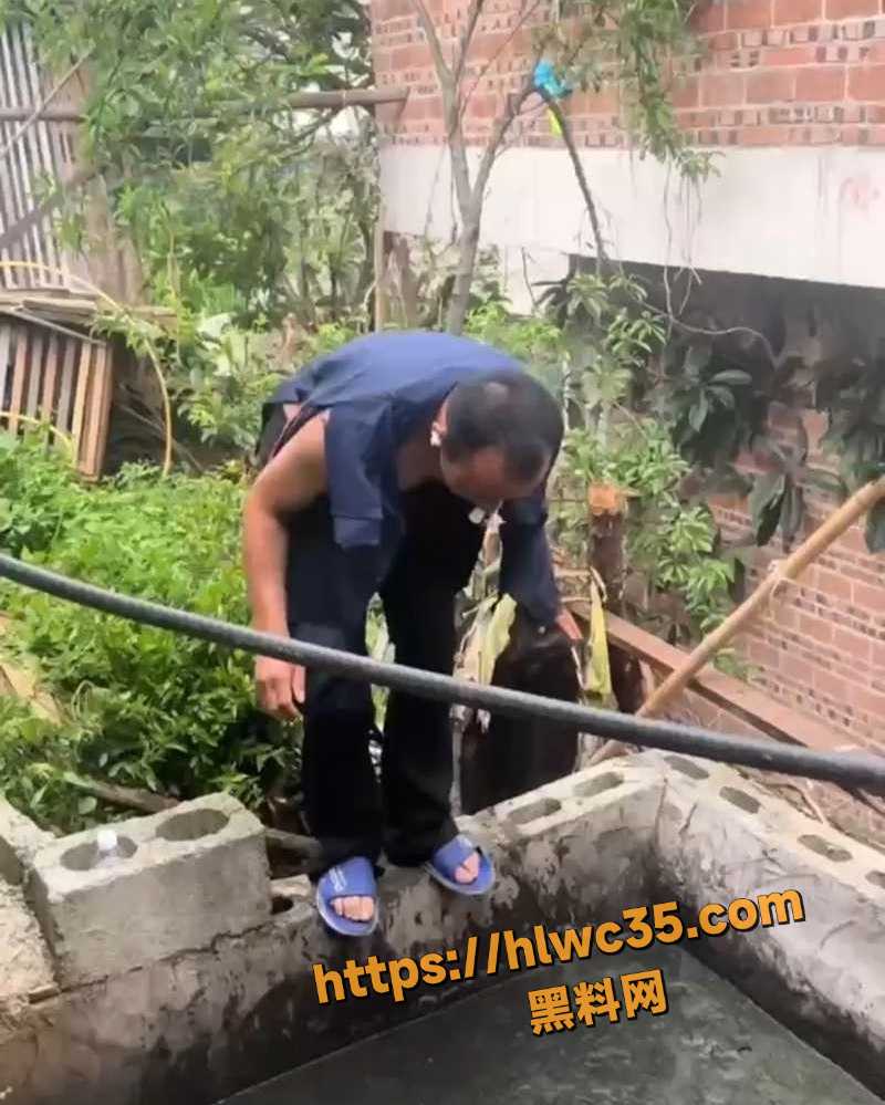 云南网红贵启通粪坑挑战5