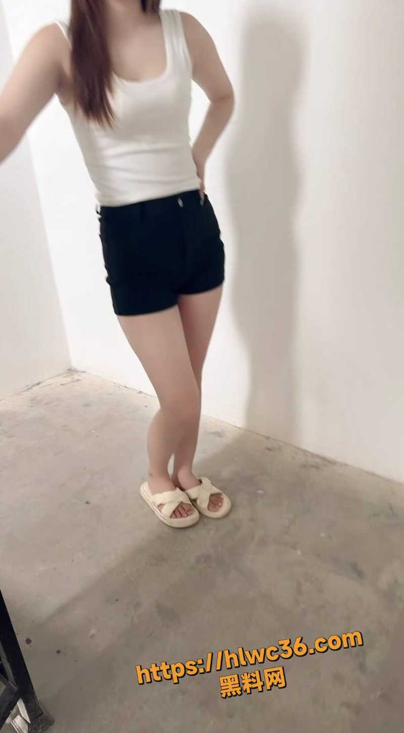情人节楼梯间和妹妹性爱视频1