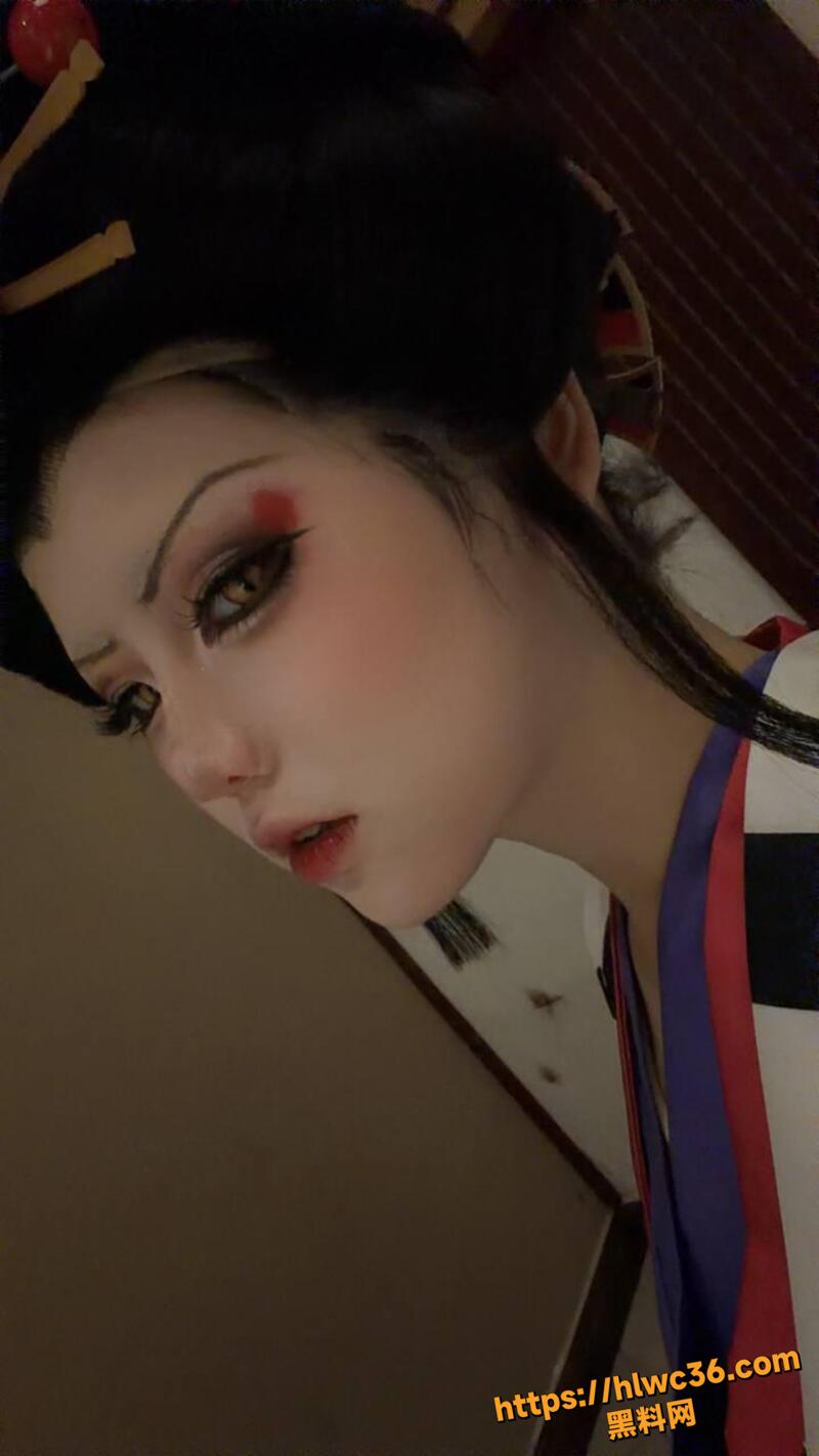 郑州著名coser调教私拍1