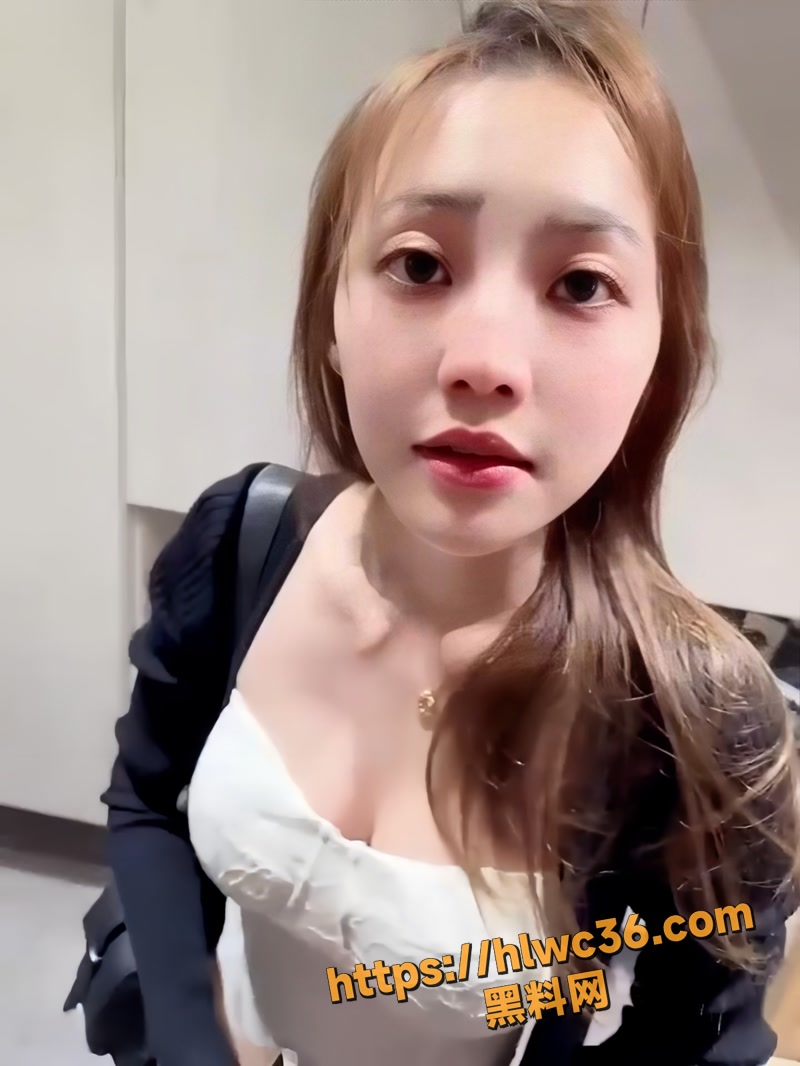 01性感吊带妹口交视频1 1wm