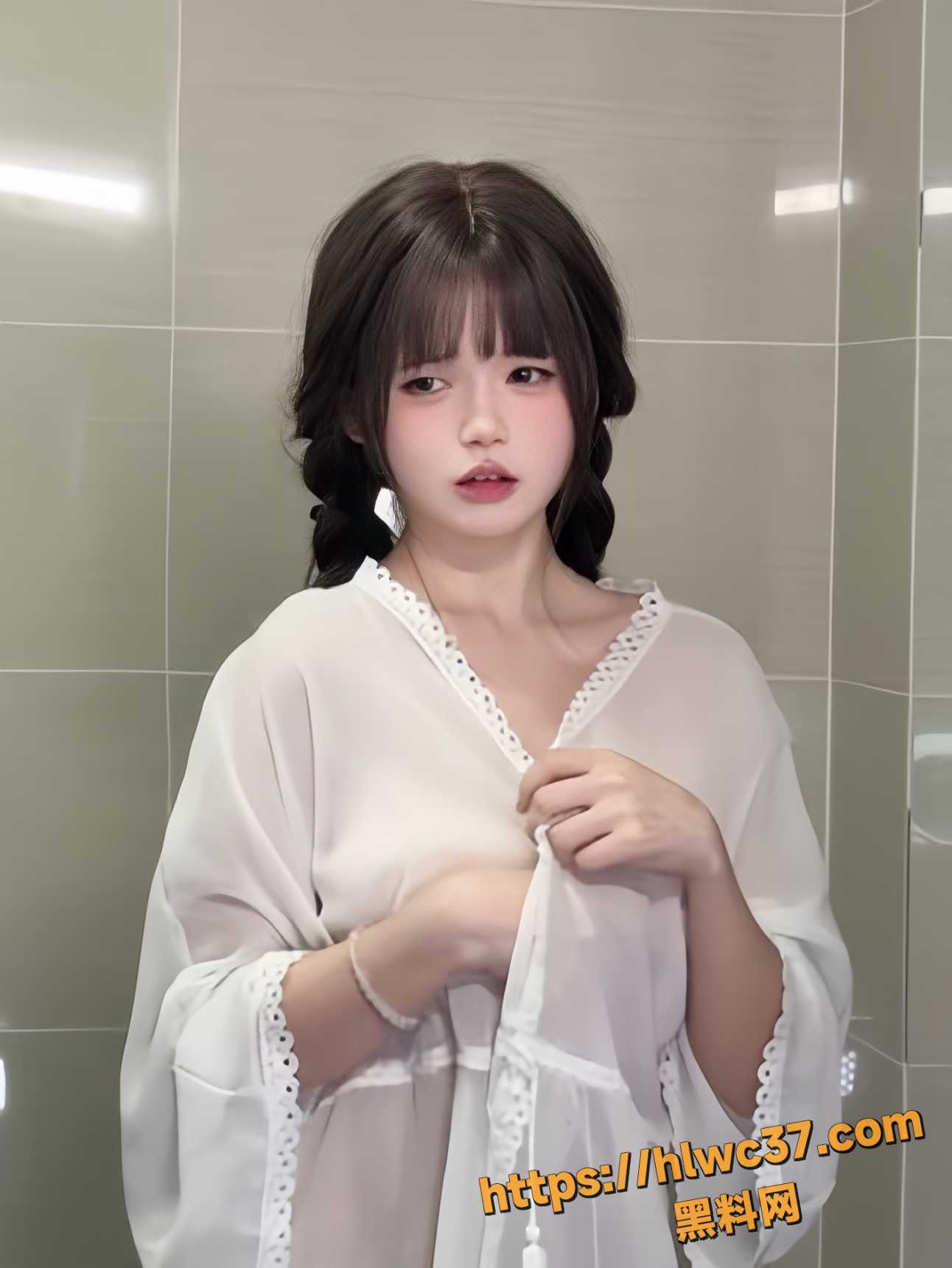 美乳翘臀5