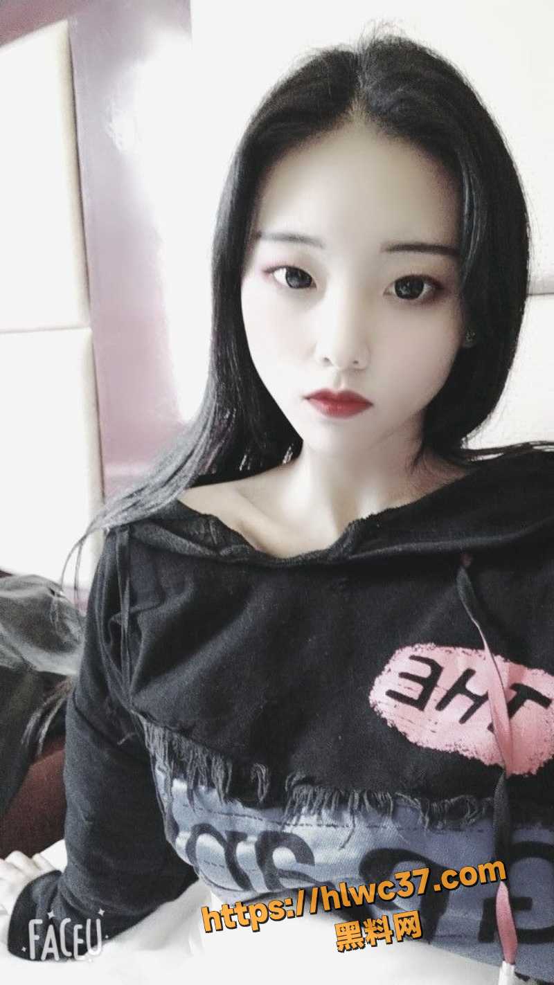  温丽妮厕所性爱视频1