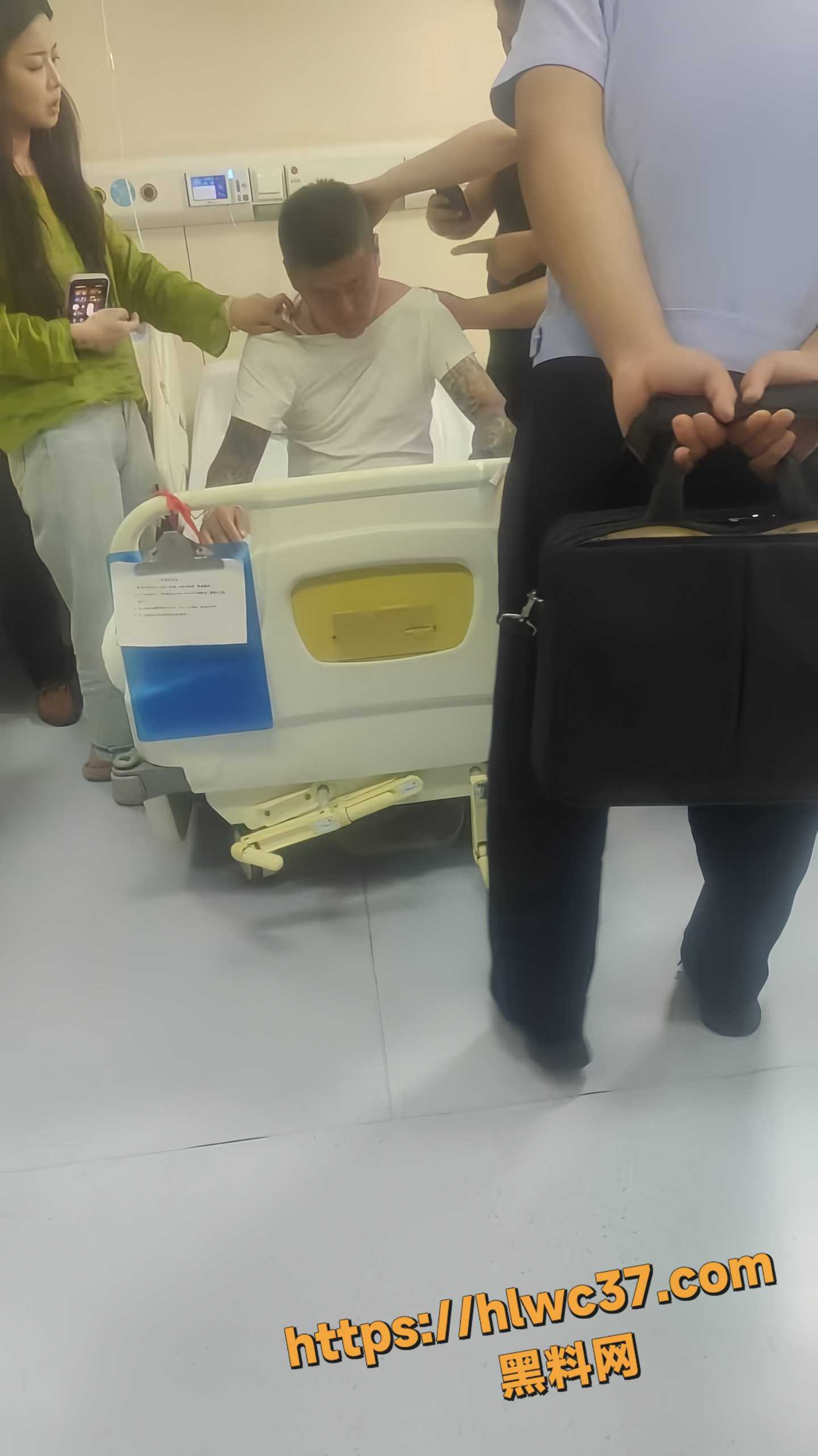 男子街头打架现场视频4