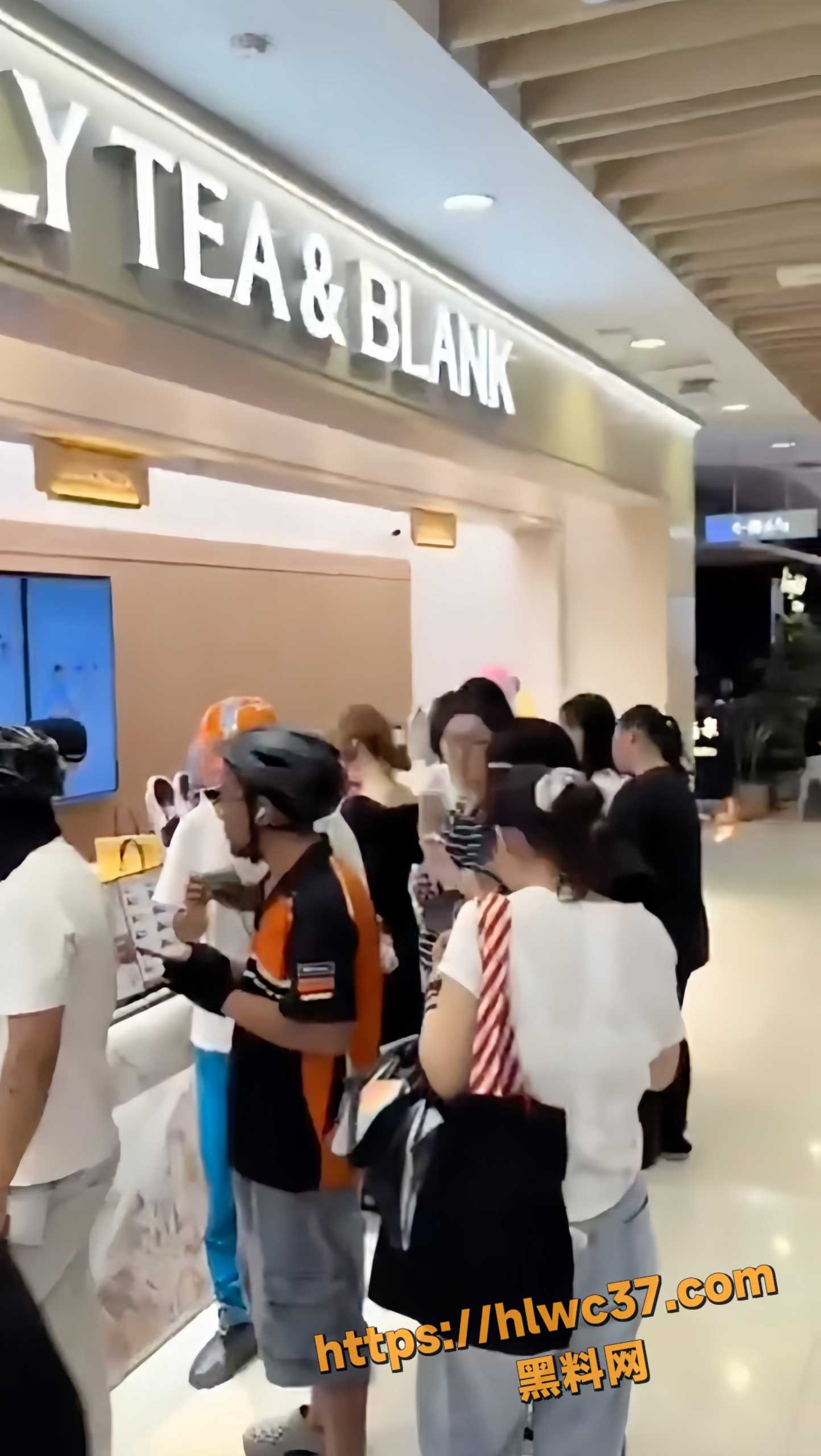外卖骑手晕倒在地4