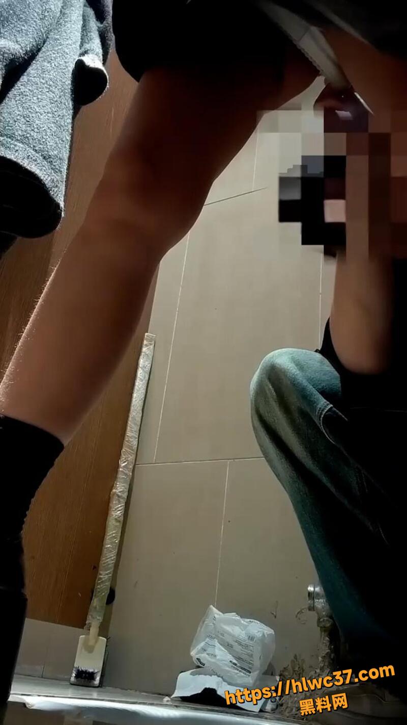 大三学生情侣玩弄小穴2