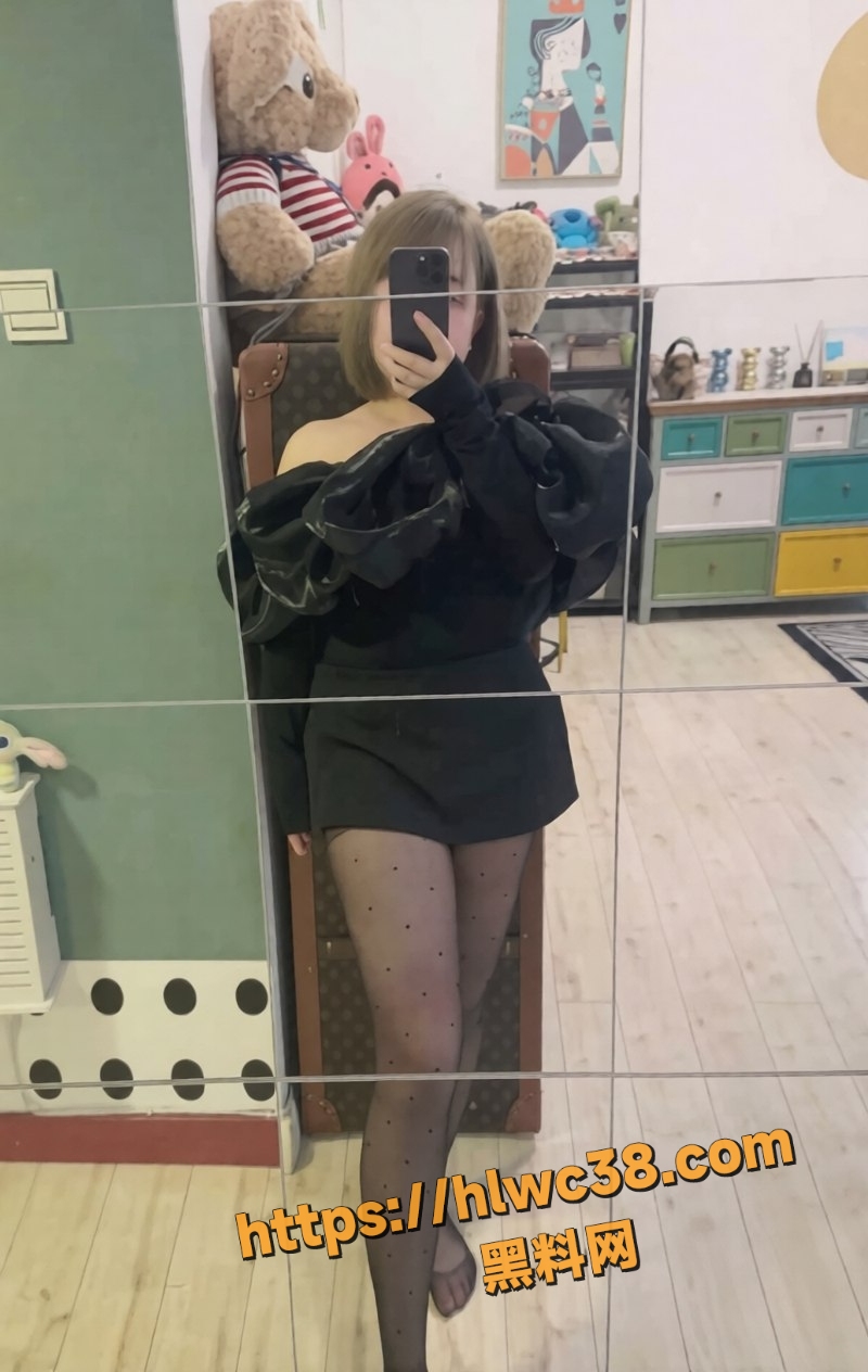 后妈翘臀被强行后入3