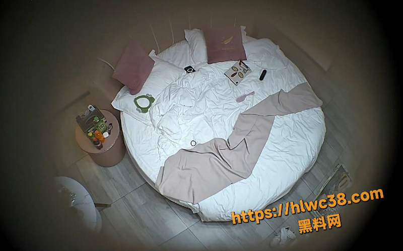 上帝视角6月12偷拍视频1