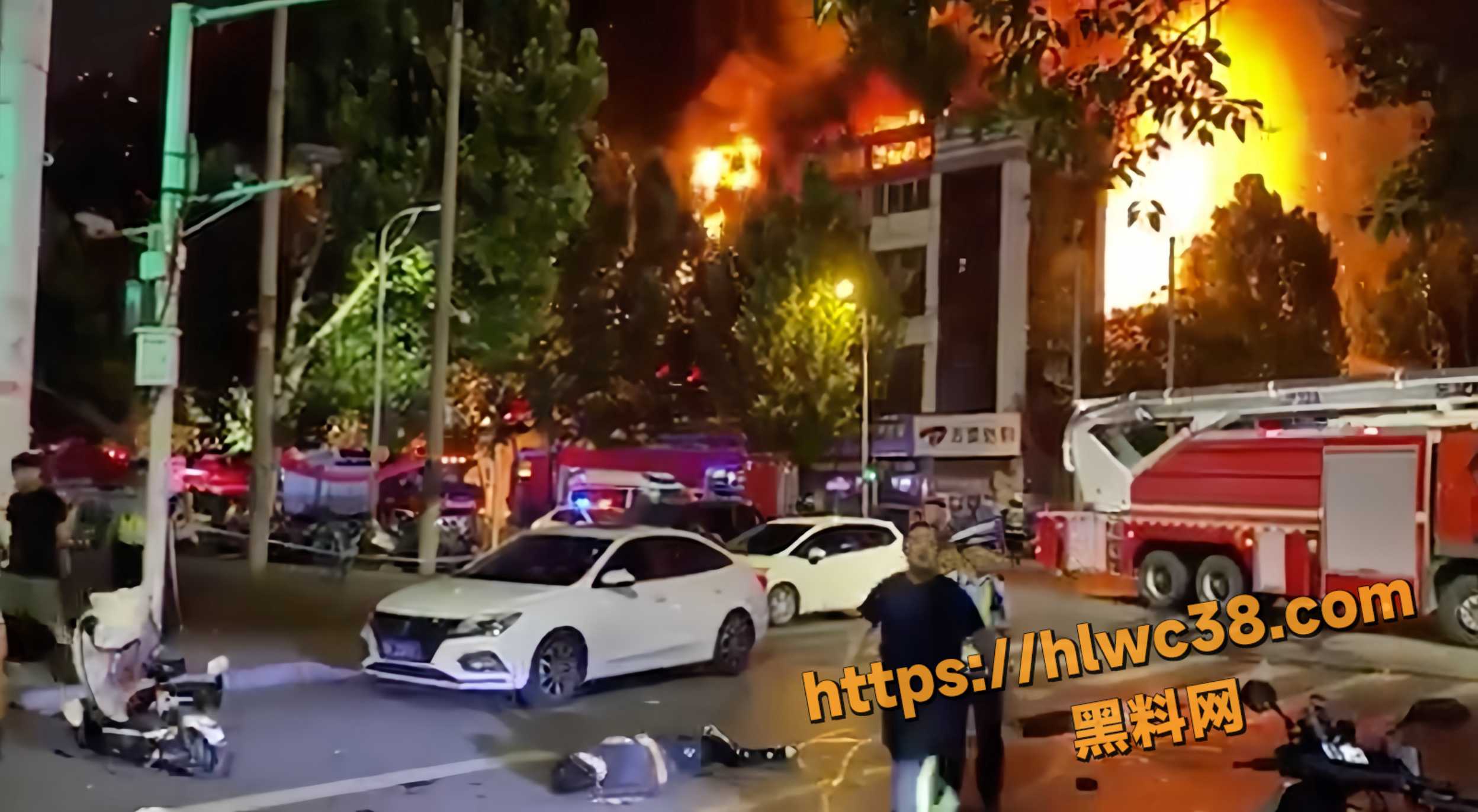 宏达汽配城火灾现场5