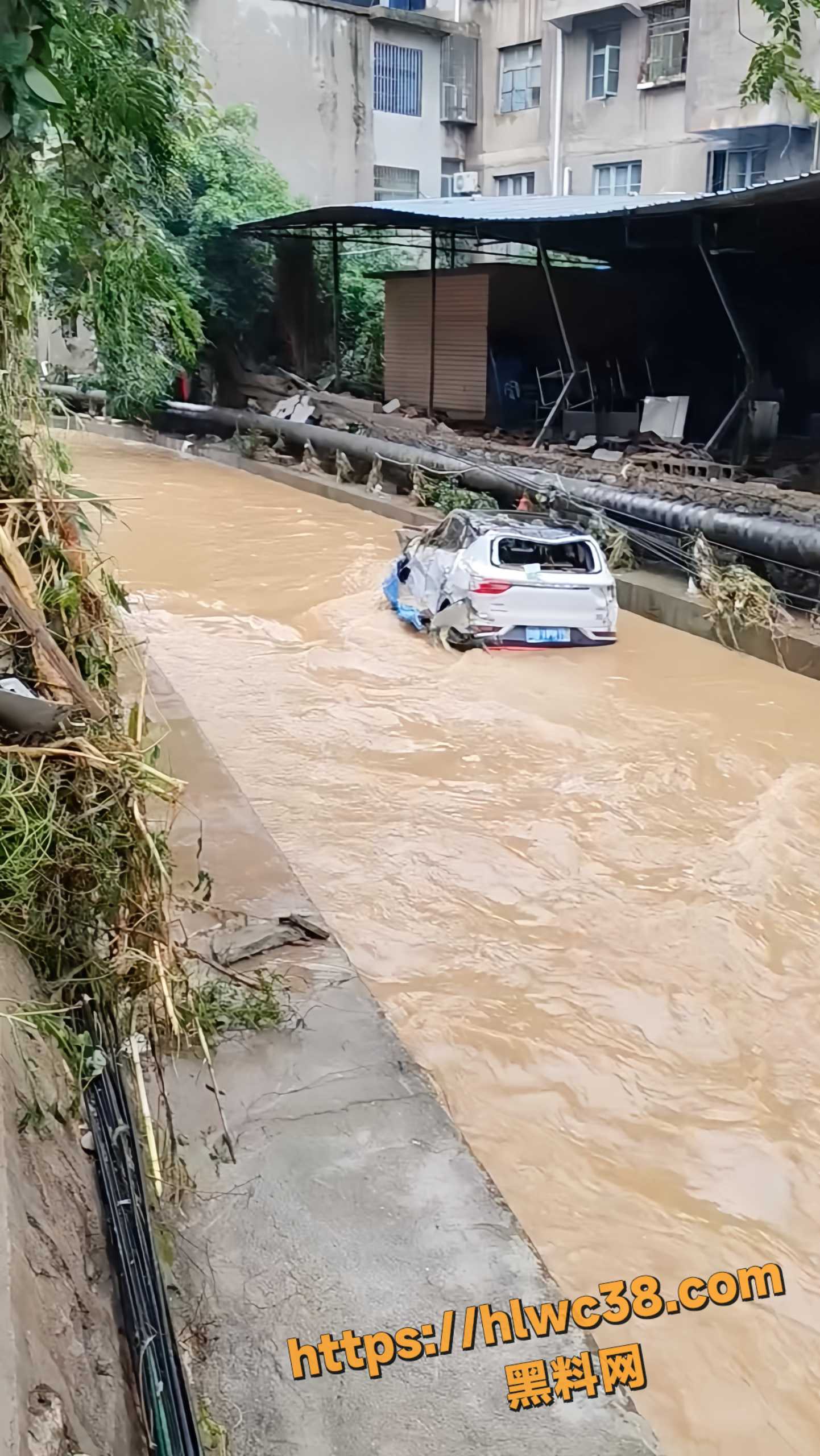 贵州洪水救灾事件3
