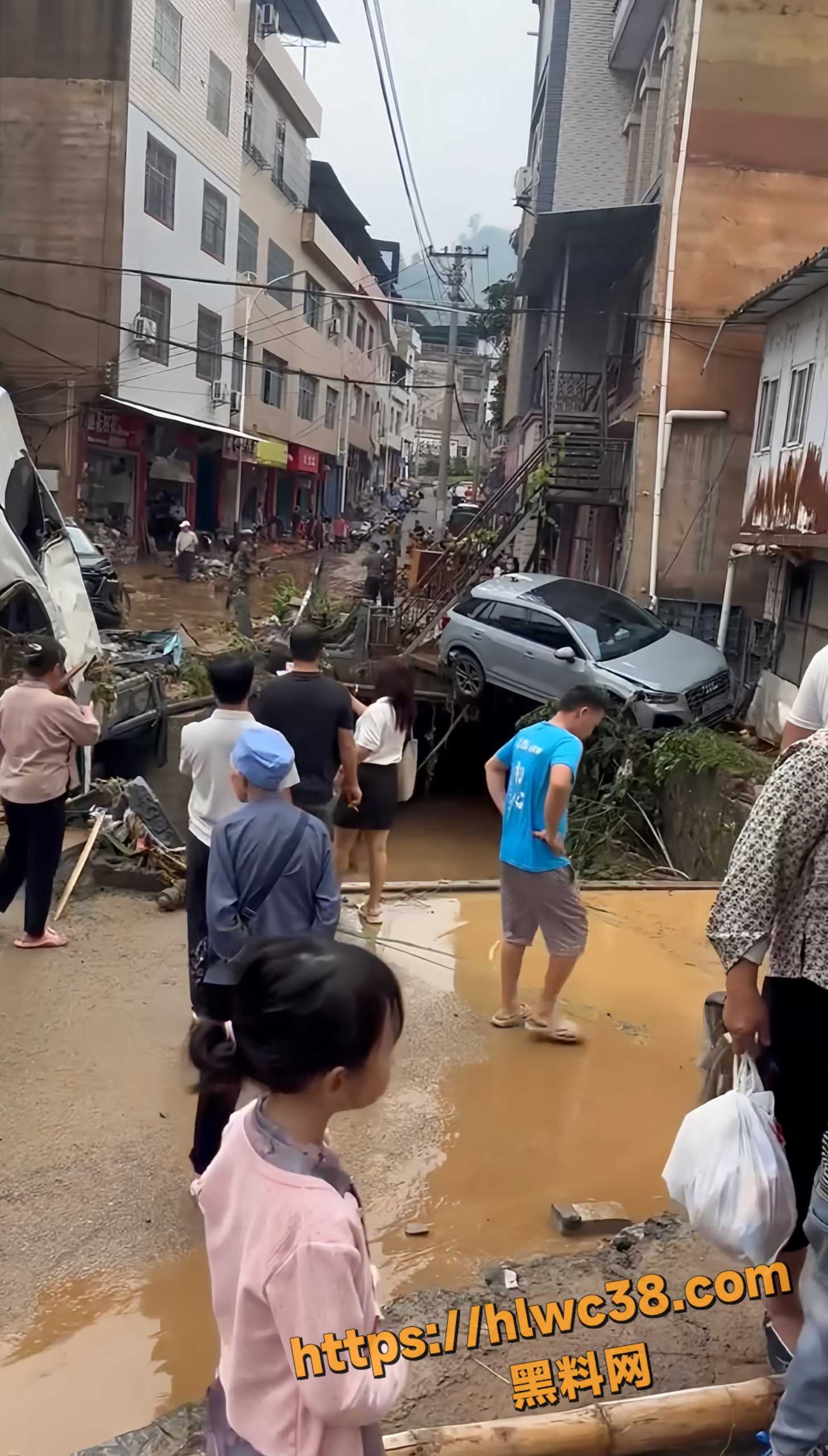 贵州遭遇强降雨袭击7