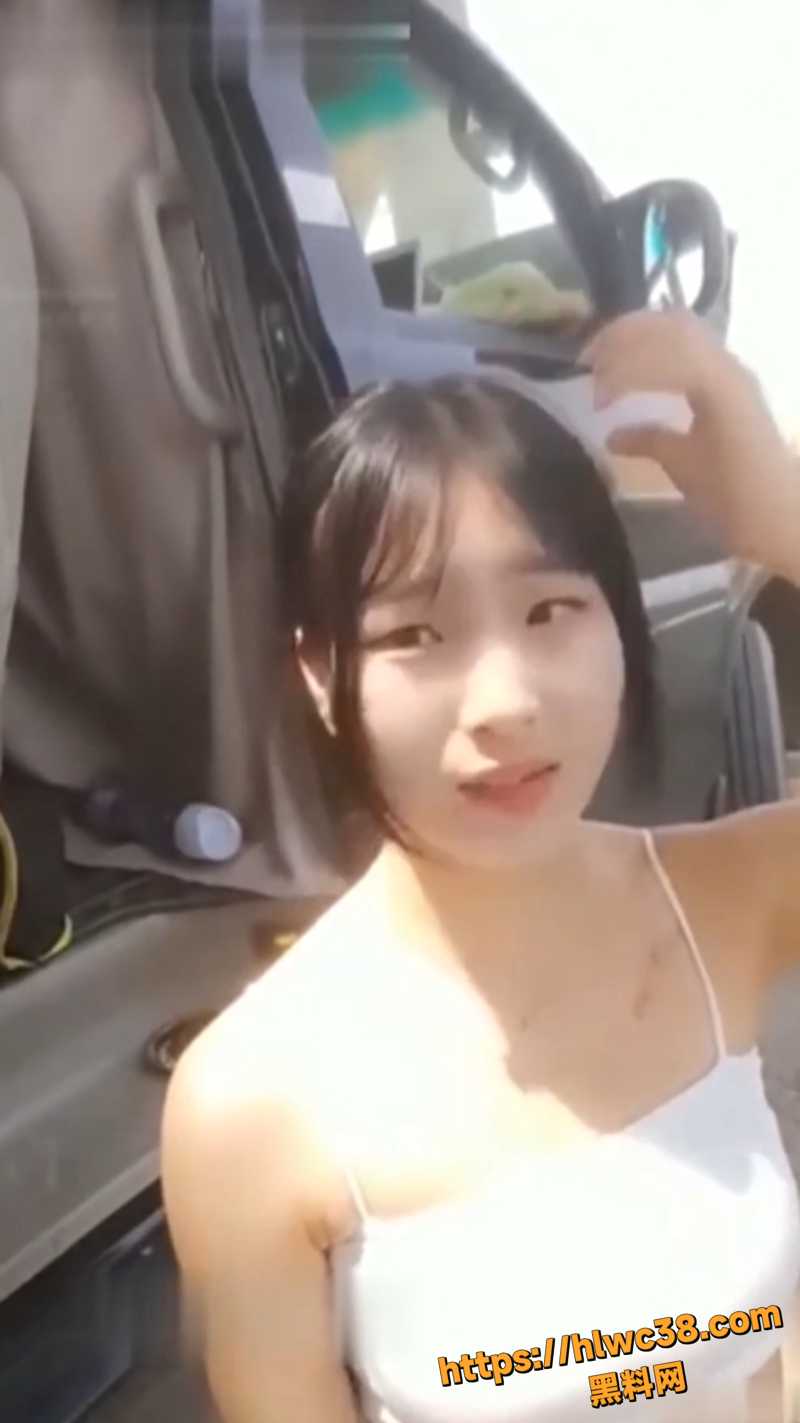 高颜值清纯美女户外野战1