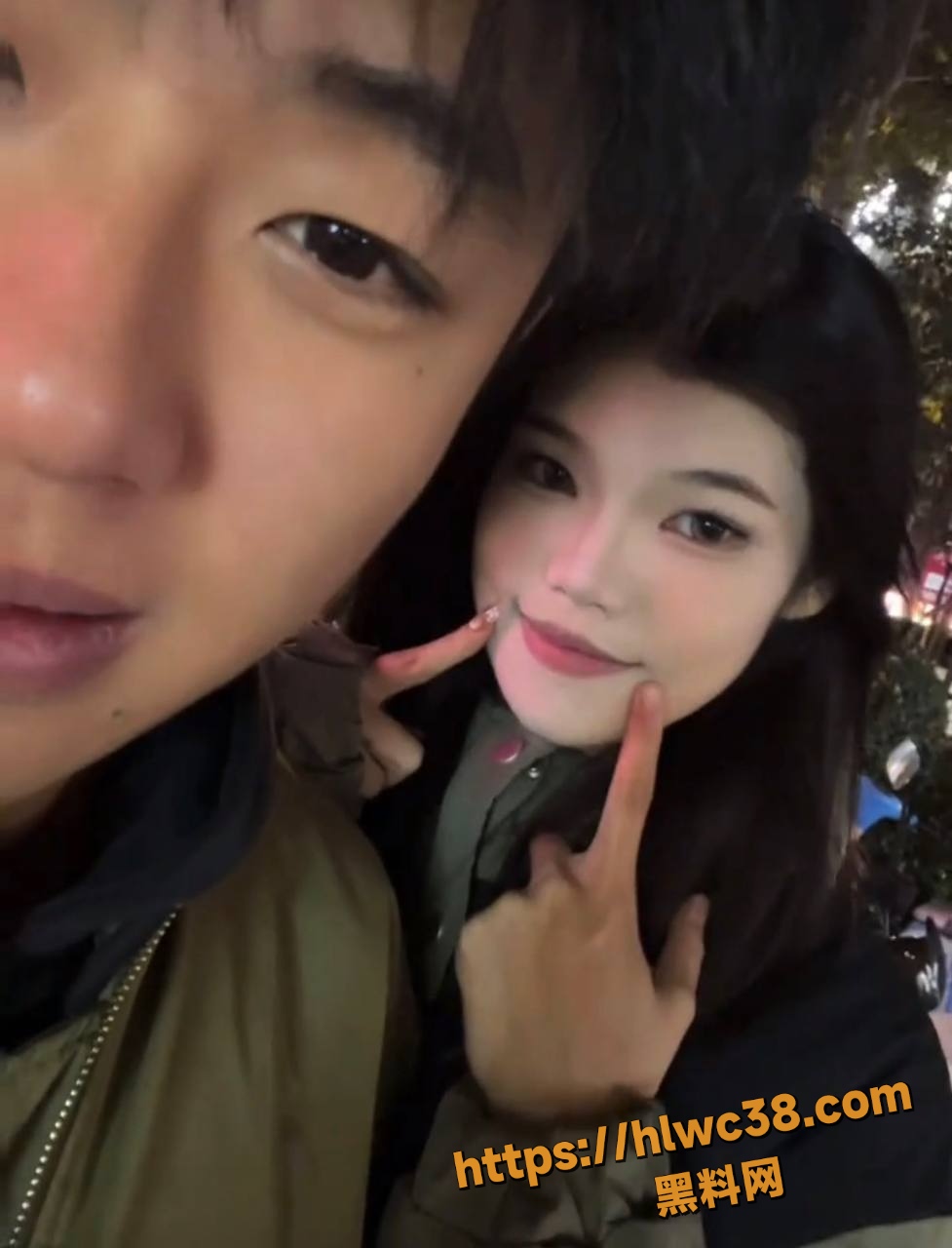 海底捞美女服务员出轨视频