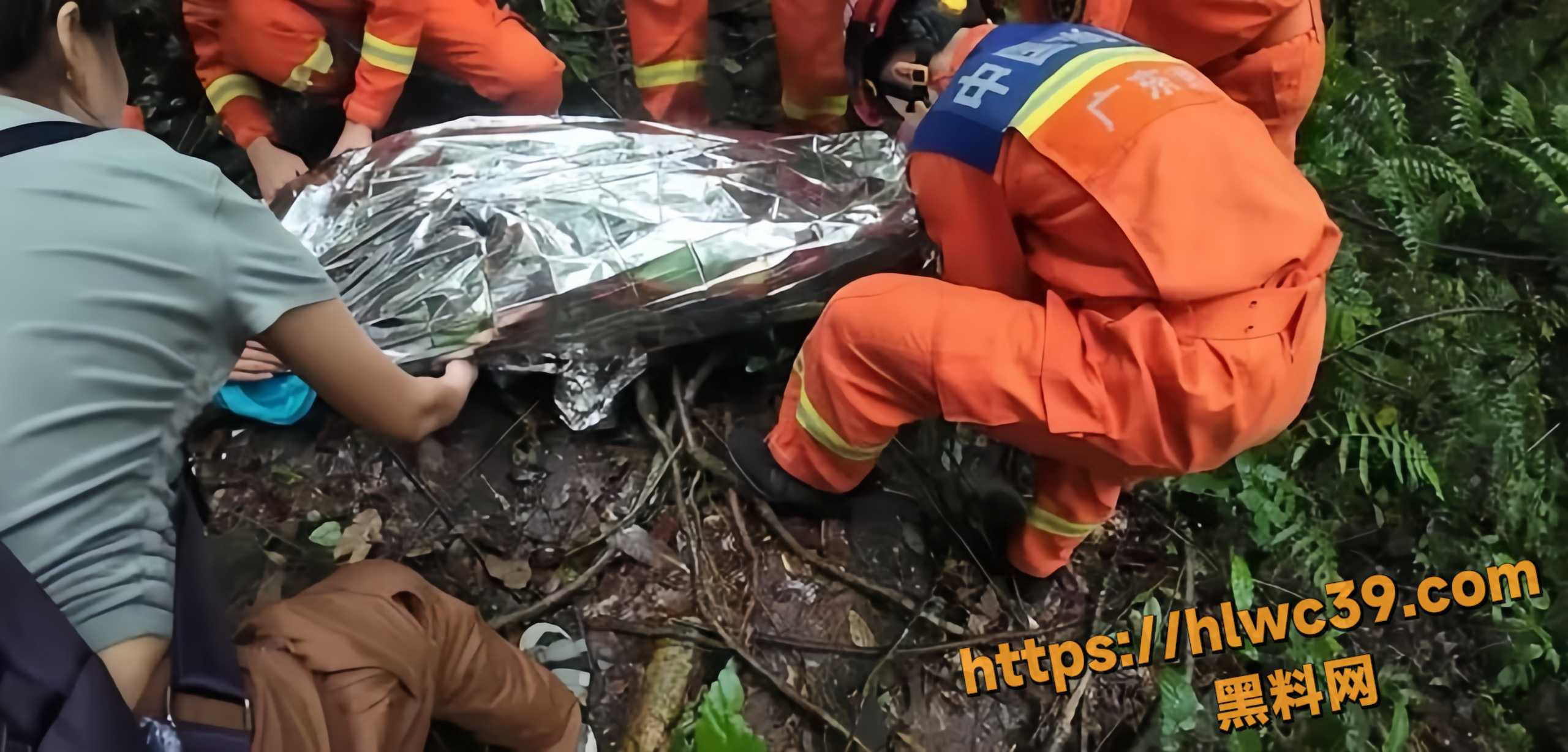 消防员罗浮山救援视频2