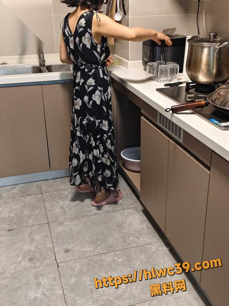 俏妈妈勾引儿子1