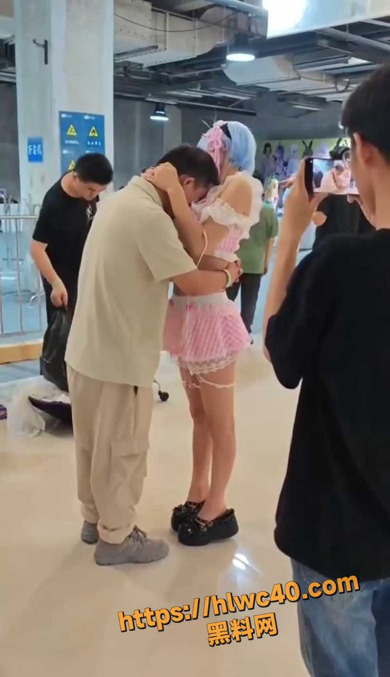  二次元漫展埋胸体验8