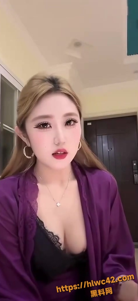 美乳翘臀5