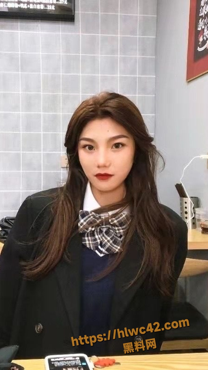 女大学生