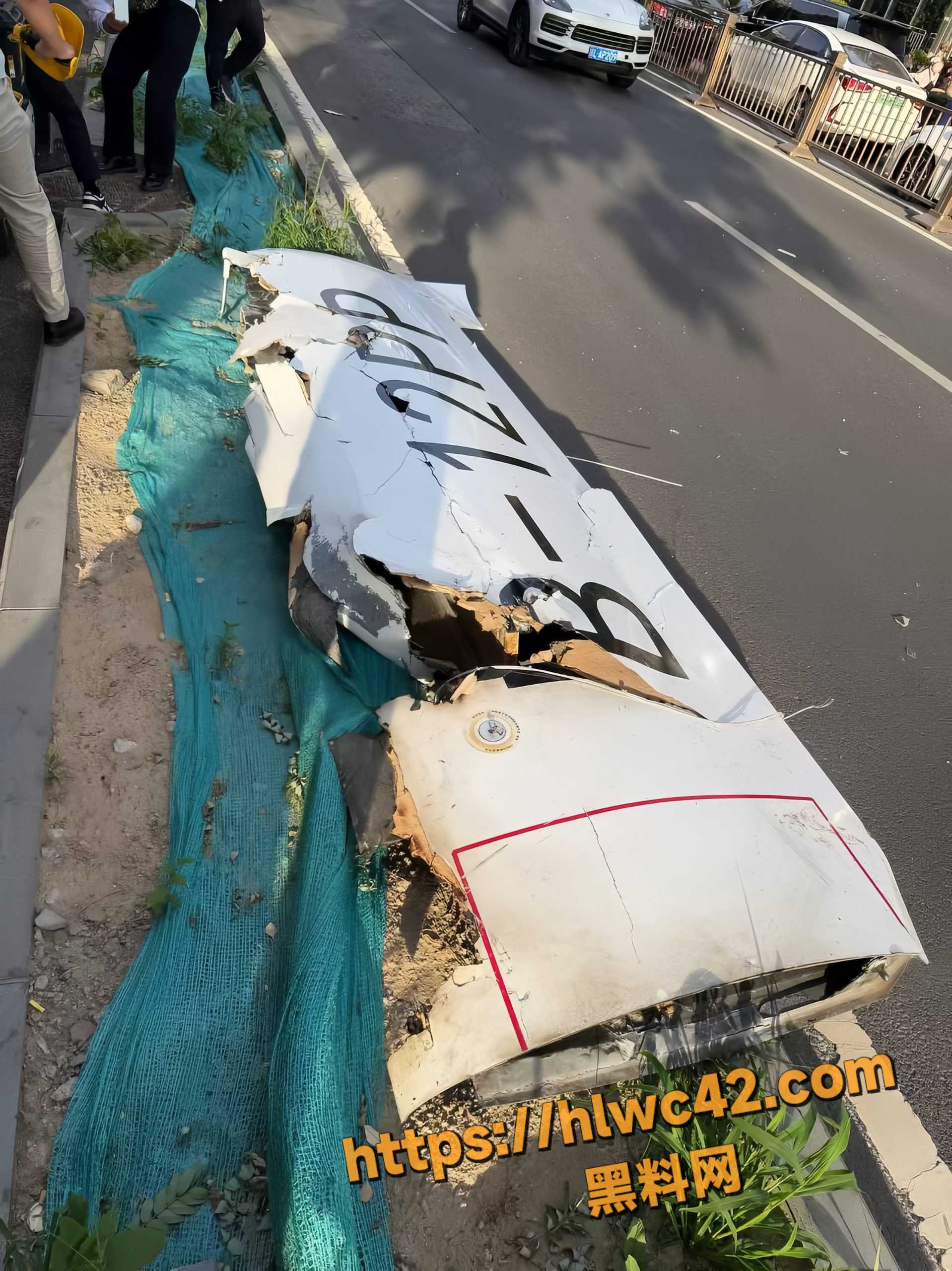 北极坠机事故现场视频12