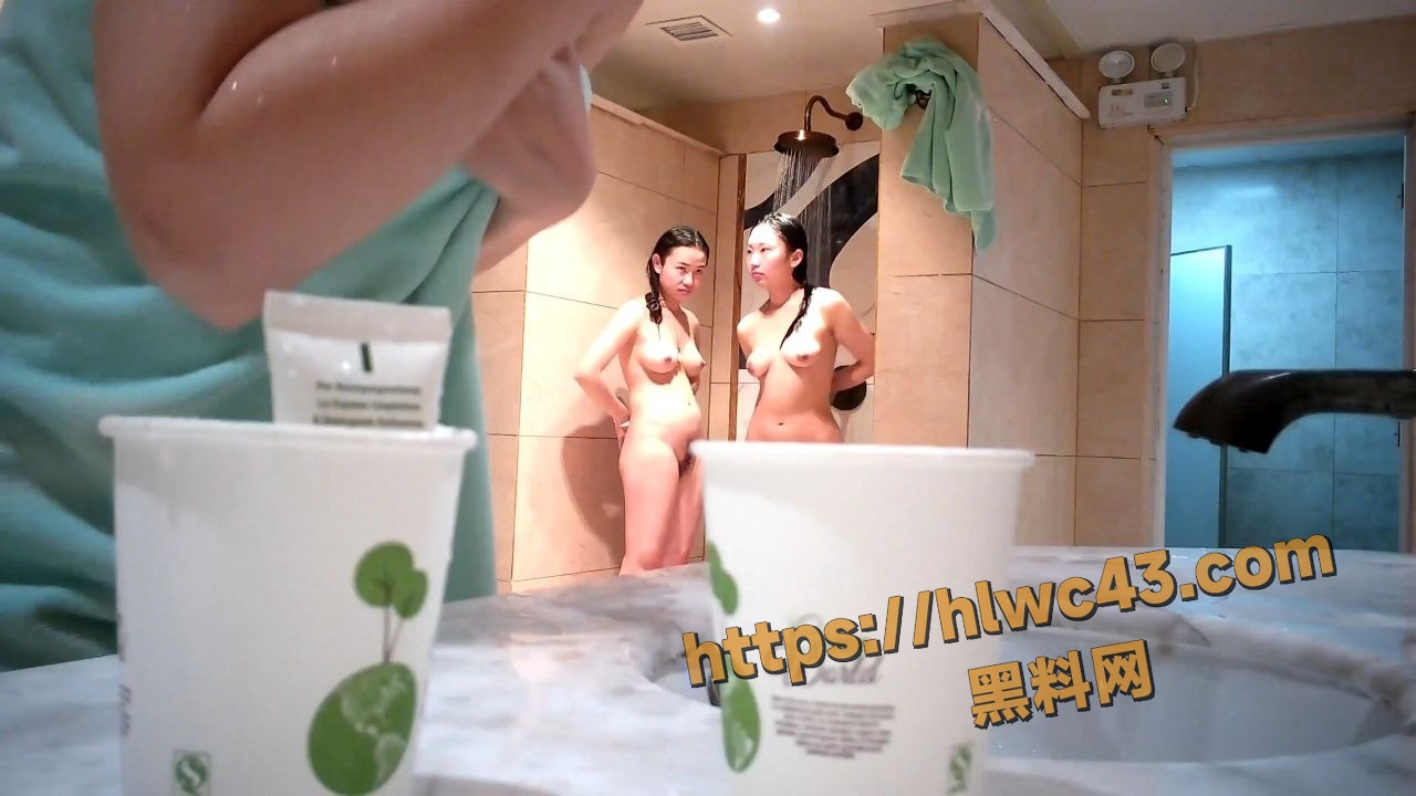 偷拍美女洗澡