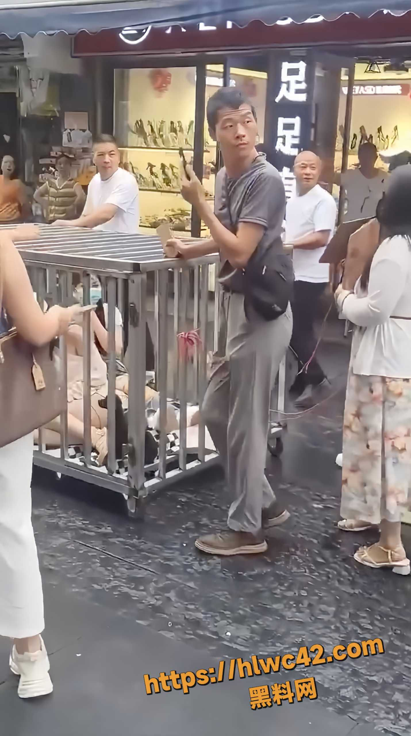 湖南岳阳汨罗摆拍事件4