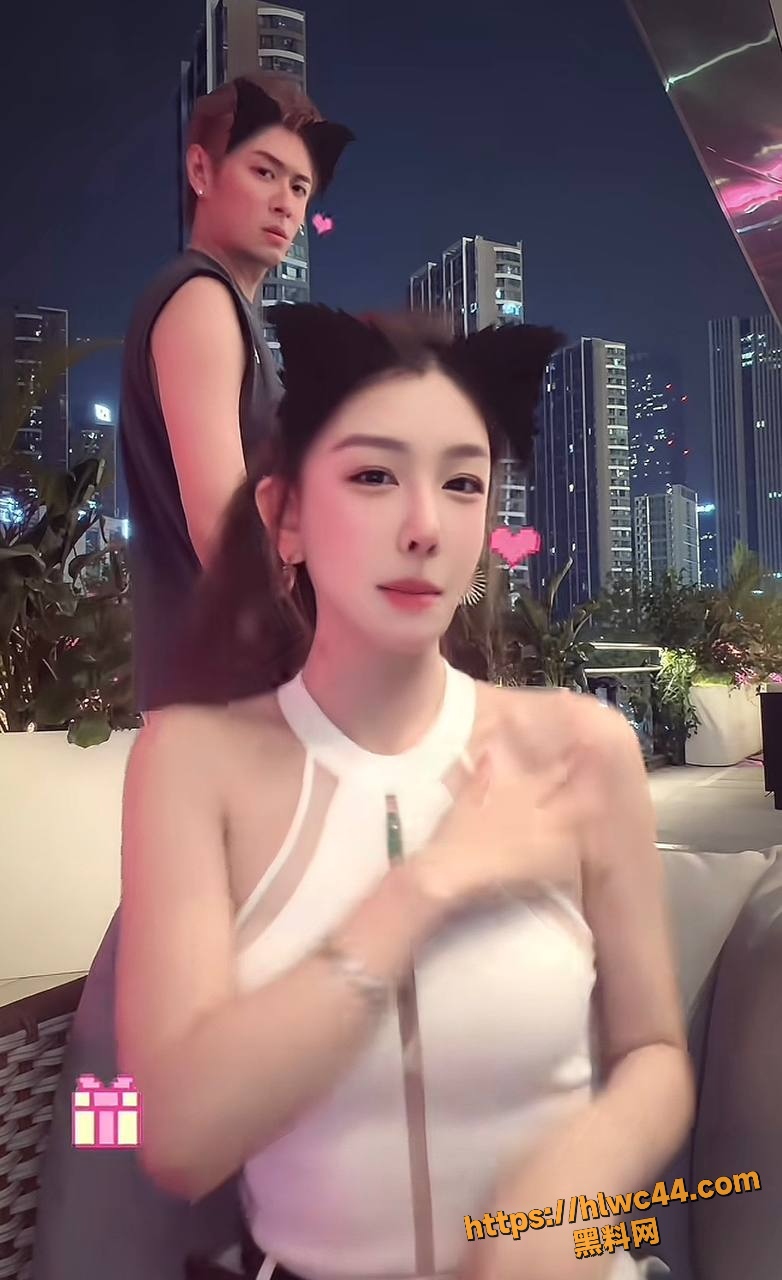热啵er买超同框视频16