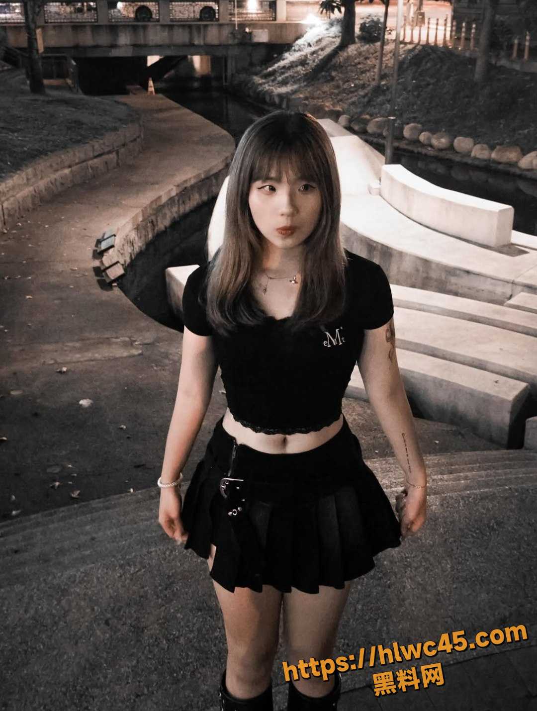 INS反差婊福利资源4