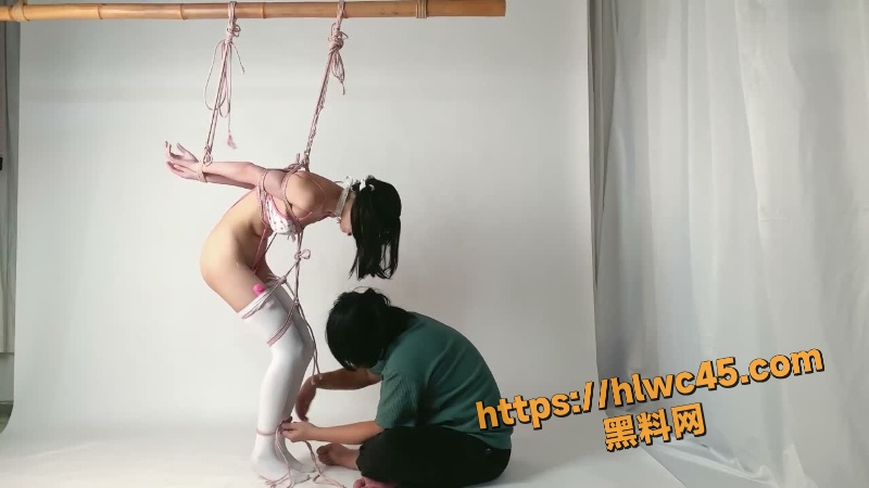 极品小姐姐悬吊震动福利6